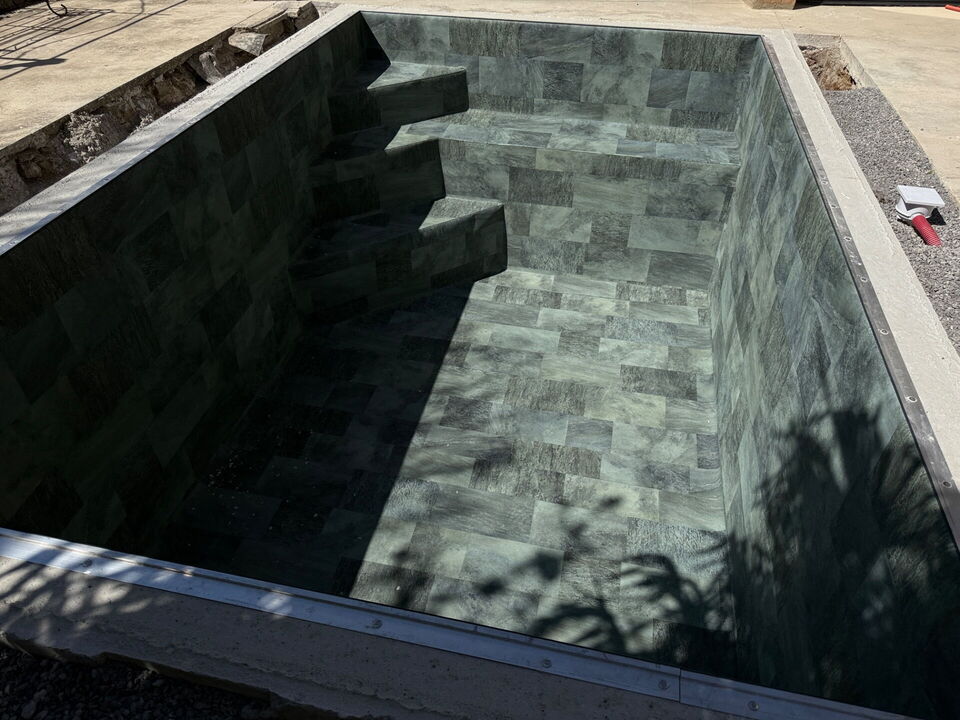 PVC Armé Stone Tile Emerald